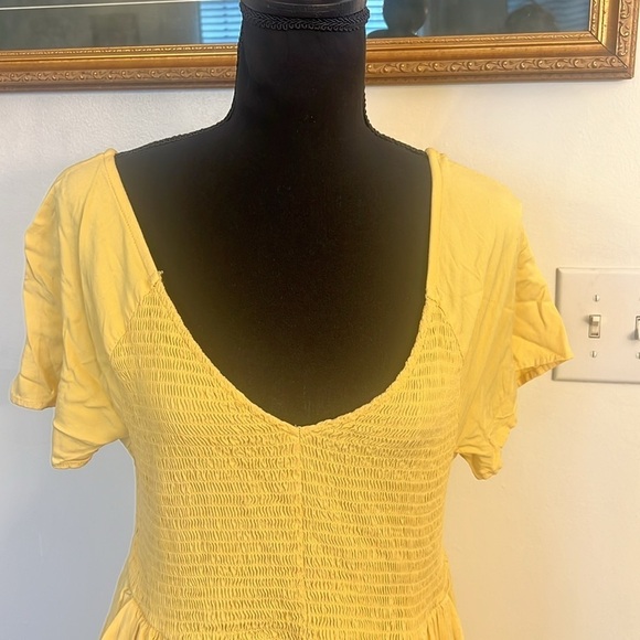 Torrid Sunshine Yellow Smocked Bodice Pleated V-Neck Dress, Sz. 1 - Picture 2 of 10